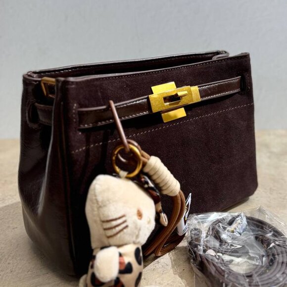 Luxury Elegance Suede & Leather Handbag - Picture 4 of 8